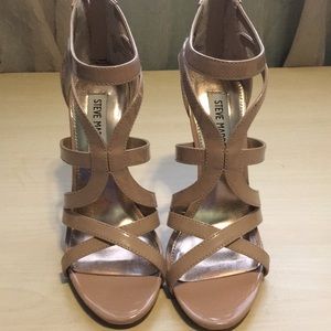 Nude Steve Madden pumps